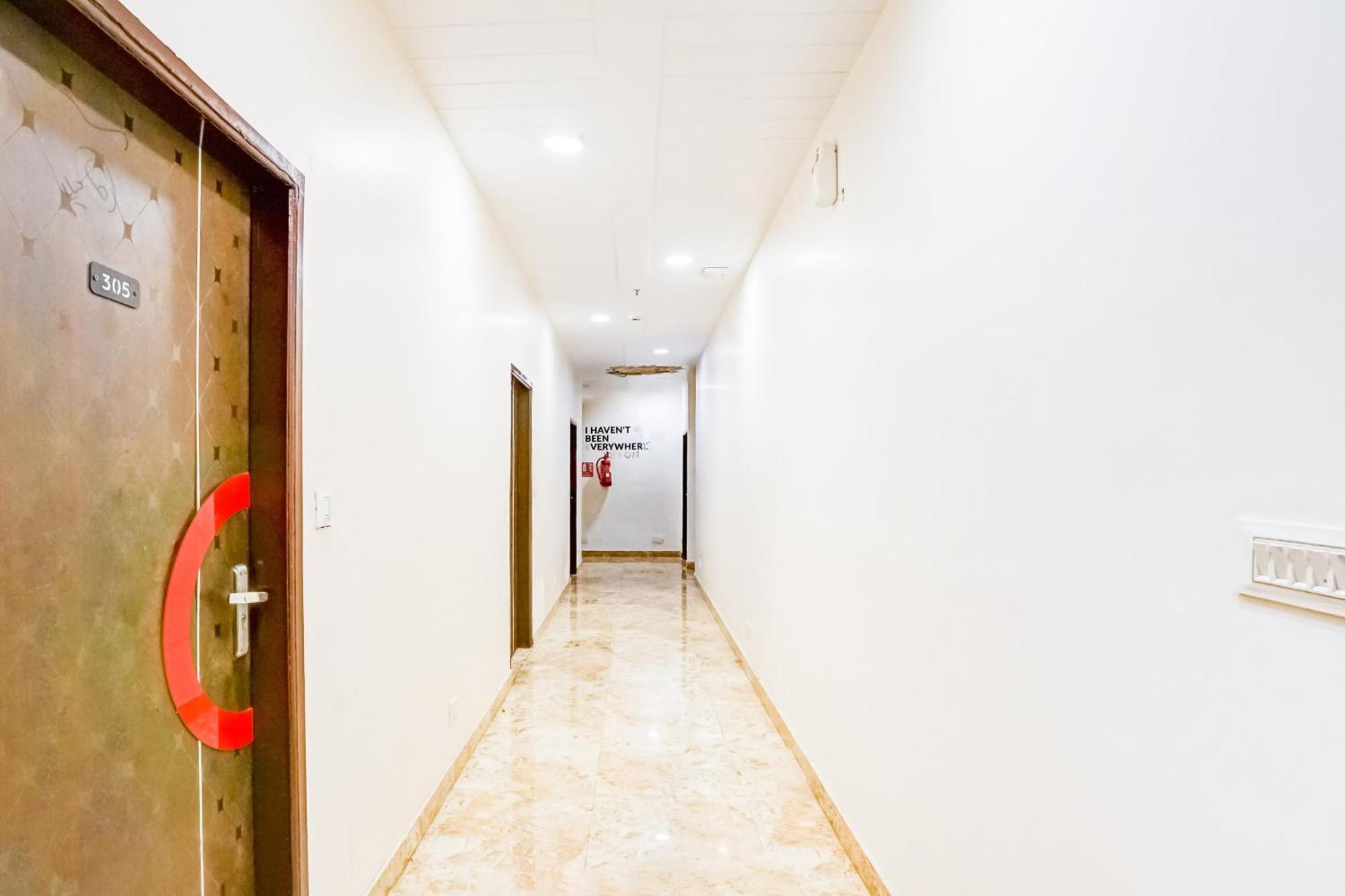 Super Townhouse Jagatpura Hotel Jaipur Ngoại thất bức ảnh