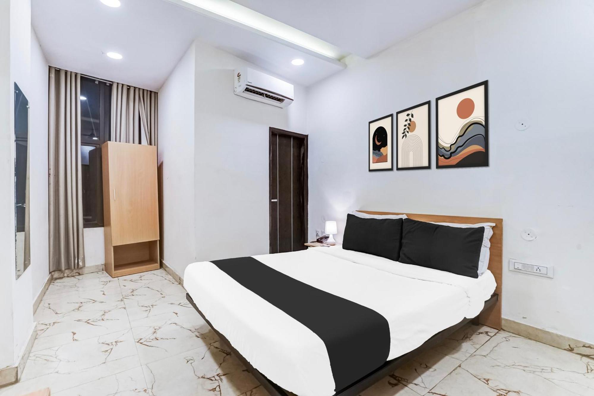 Super Townhouse Jagatpura Hotel Jaipur Ngoại thất bức ảnh